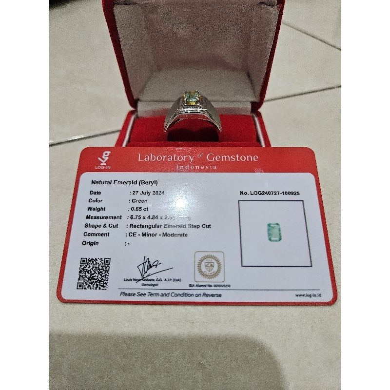 NATURAL EMERALD (BERYL)