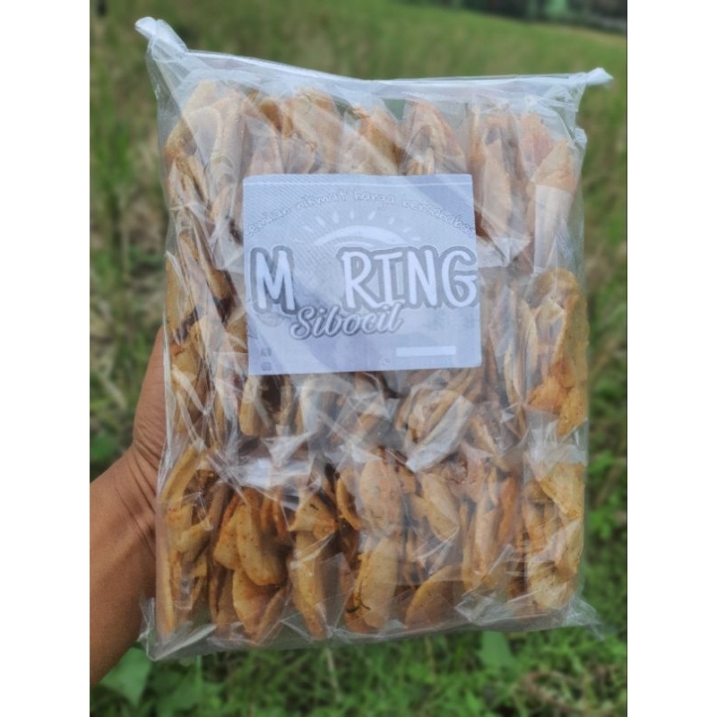 

Moring Sibocil Keripik Pedas Daun Jeruk kemasan pack isi 21 pcs harga Rp 1000 an Molring basreng