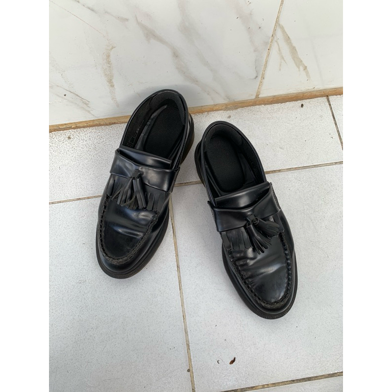Sepatu Pria Dr Martens Docmart Docmarts Adrian Tassel Black Loafer size 41 Original bekas
