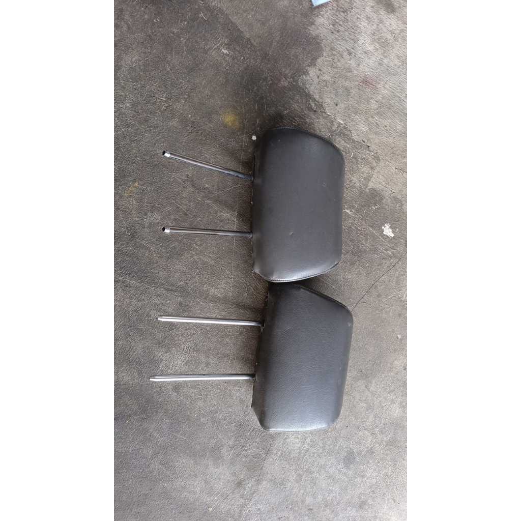 Sepasang Headrest sandaran kepala bekas jok belakang copotan mobil sedan