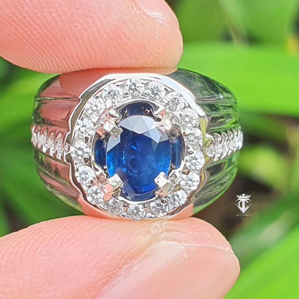 Batu Permata Natural Royal Blue Sapphire SriLanka 1.04 Ct DGL Lab Memo