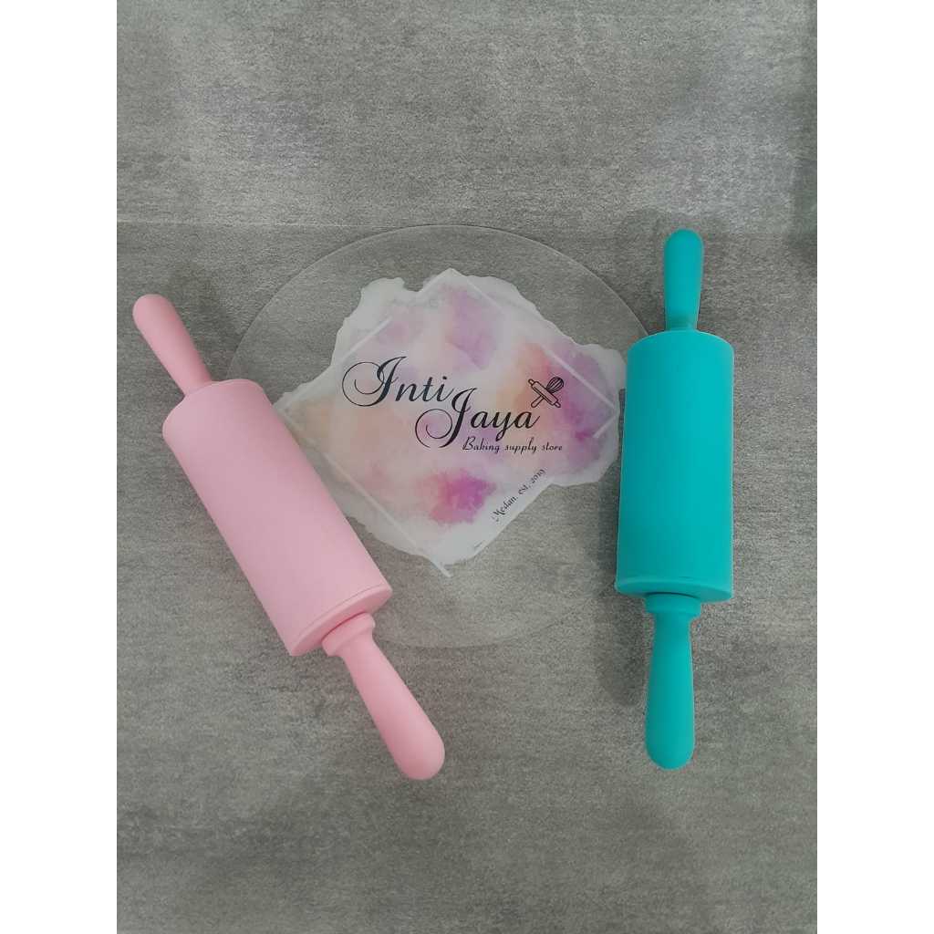 

ALAT ROLLING PIN SILICONE/ROLLING PIN SILIKON KECIL ( WARNA RANDOM)