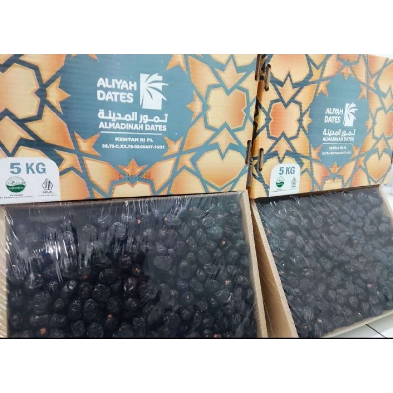 

KURMA AJWA ORGANIK MADINAH 1 KG / KURMA GROSIR OLEH OLEH HAJI UMROH