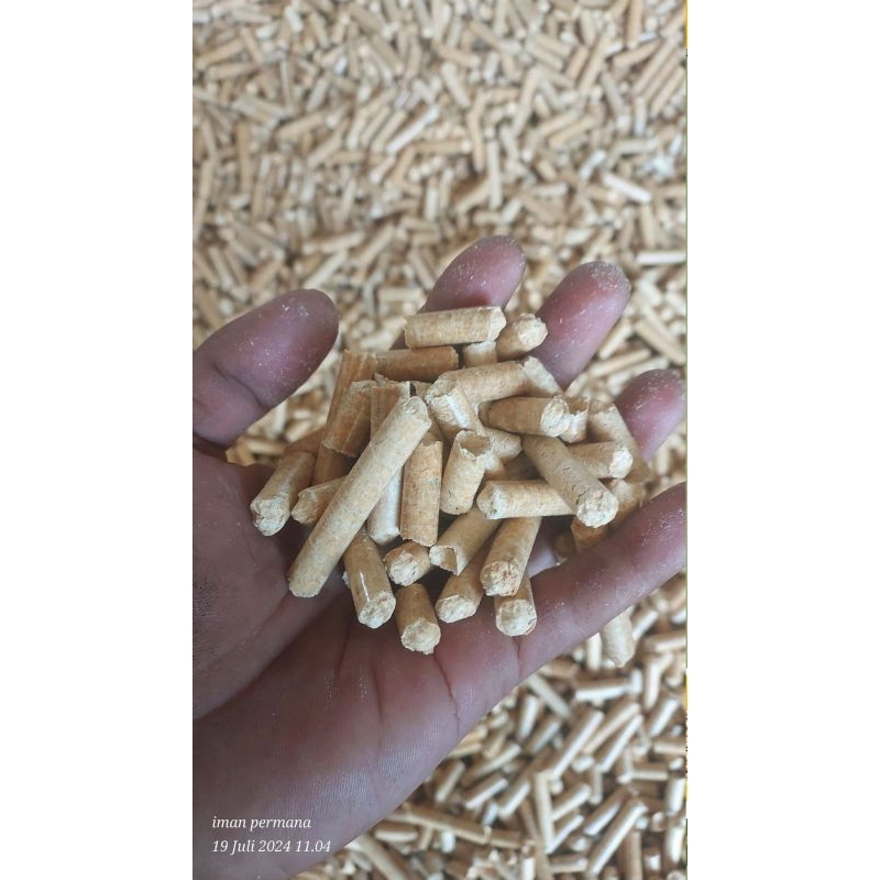 Pinewood Pellet / Wood Pellet kayu Pinus / Animal Bedding ~ 1kg