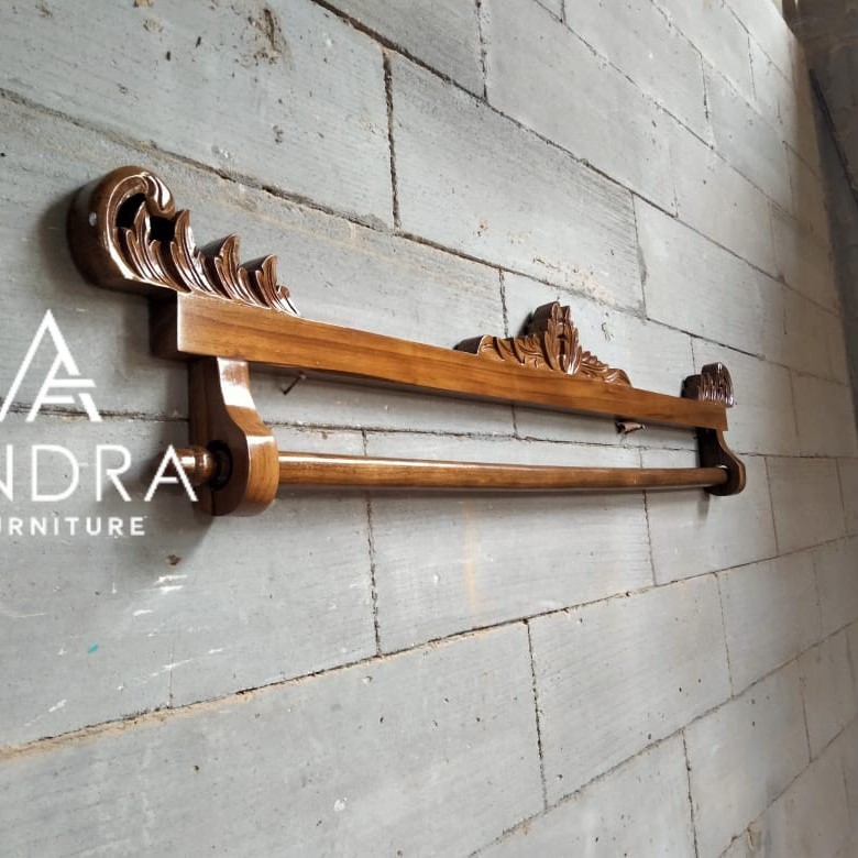 gawangan ukir, gantungan kain batik tempel dinding, gantungan ukiran