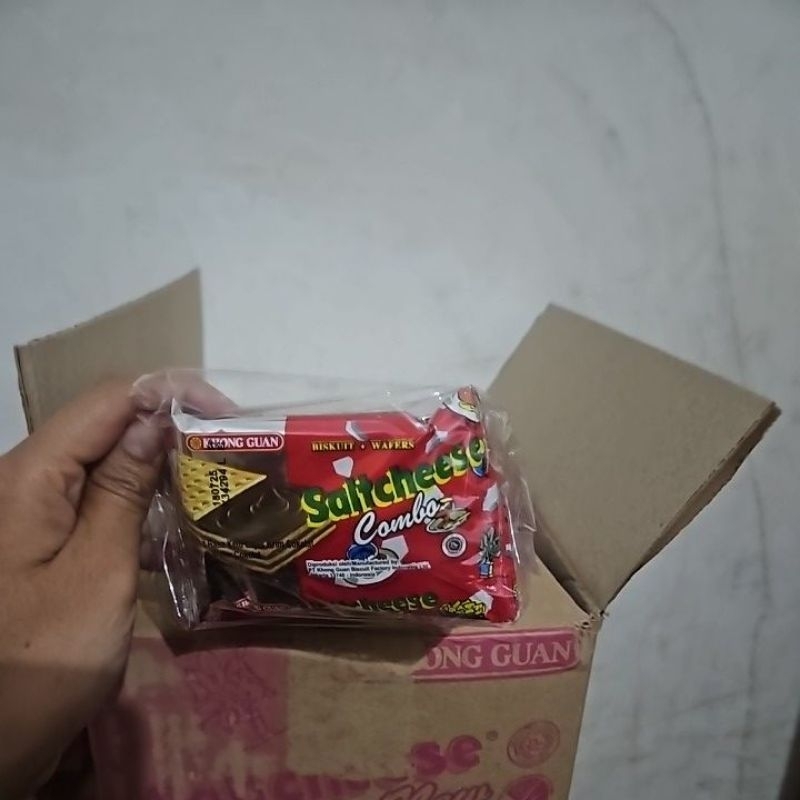 

Khong uan Slatcheese Biskuit Renteng isi 10 pcs