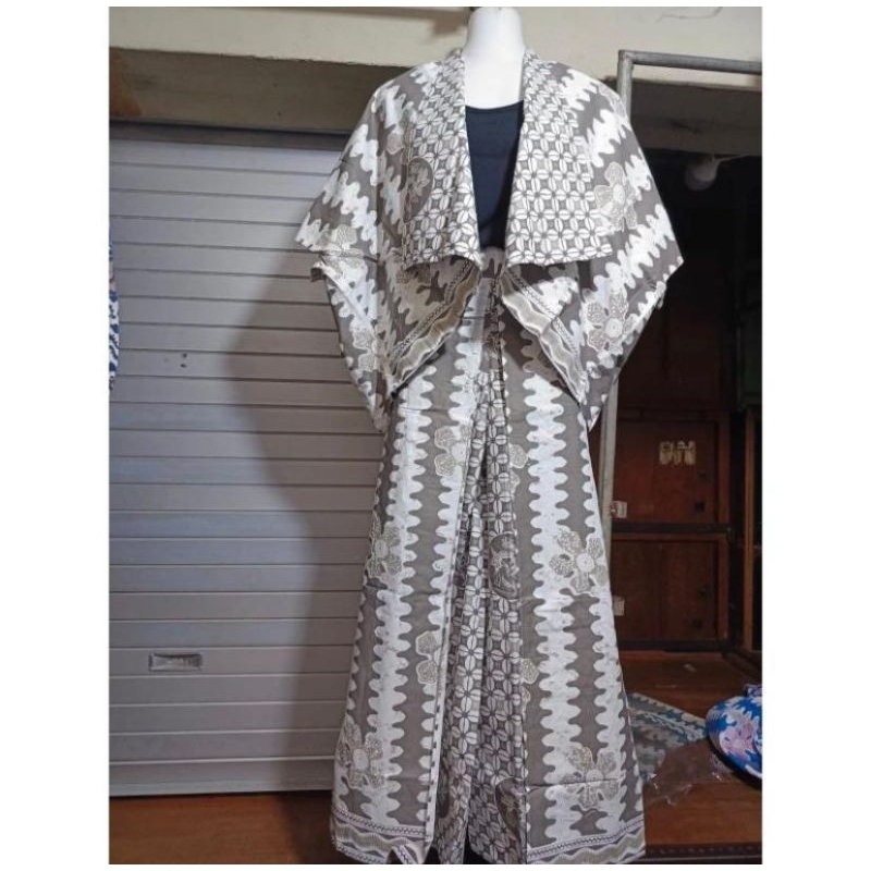 One Set Celana Layer & Outer Bolak Balik Wanita Setelan Motif Batik