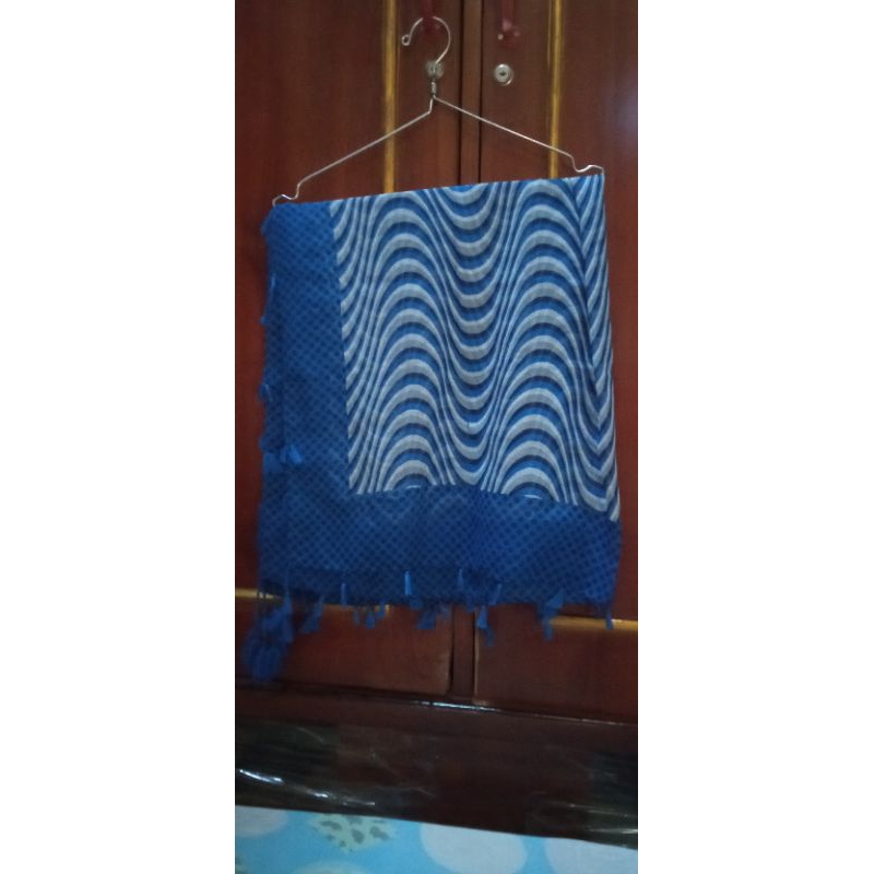 Jilbab segi empat/besar/sudah pernah di pakai/bekas