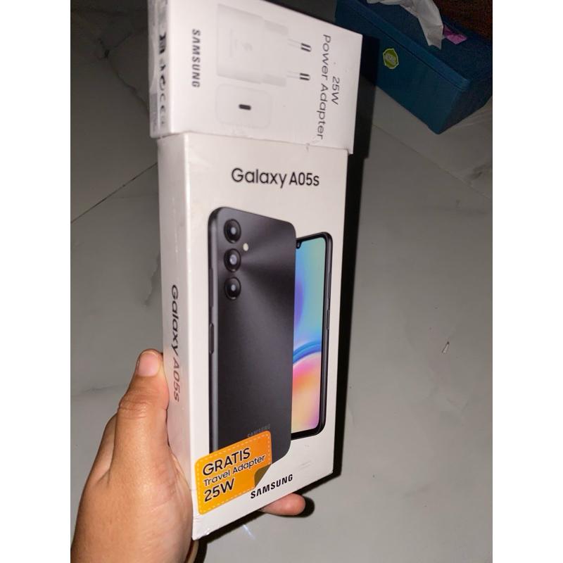 [ Free Adapter ] Hp SAMSUNG A05S HITAM NEW Garansi resmi [Imei sudah aktivasi ]
