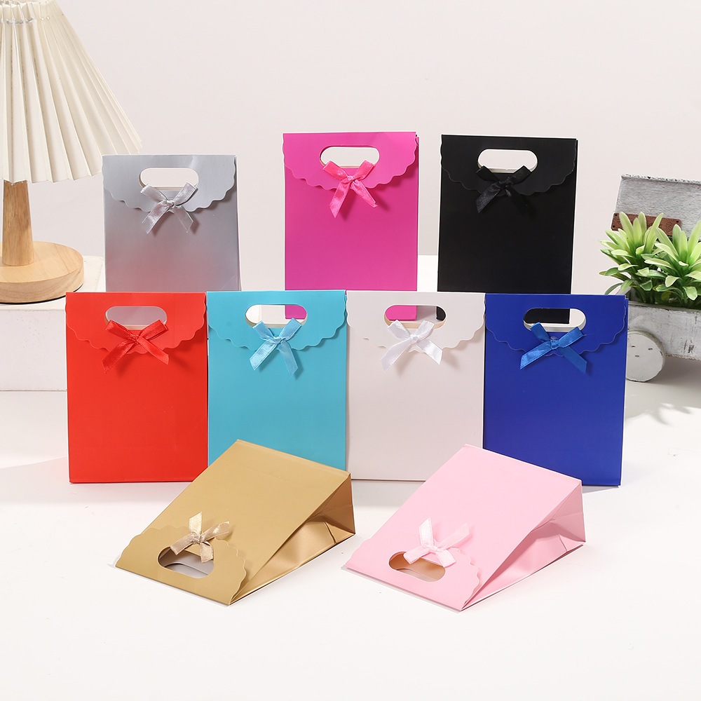 

Tas Tenteng Bingkisan | Gable Box | Tas Hampers | Tas Bingkisan | Tas Pita Bingkisan POLOS