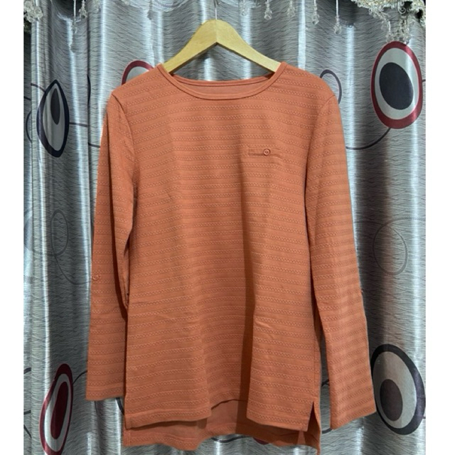 Atasan wanita kaos phenomenal (preloved)