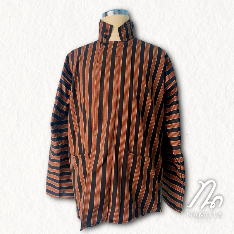 Baju Surjan Lurik Pakaian Adat Jawa Atasan Lengan Panjang Pria Dewasa Coklat Lurik Besar (Jumbo Read