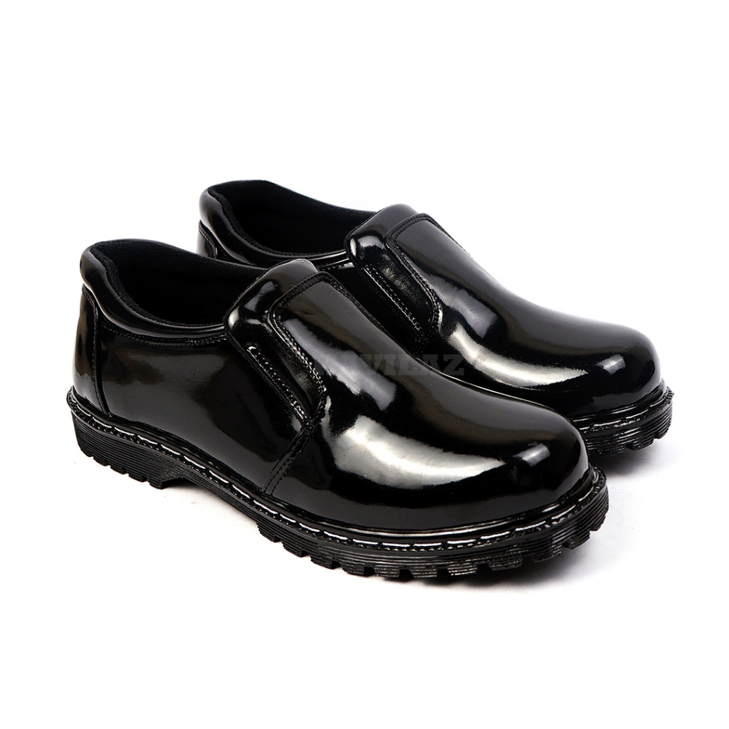 KAVILAZ True Style Yourself Sepatu Pria Loafer Slop Carlos Dokmart Kassual Black Glossy Kode Z11