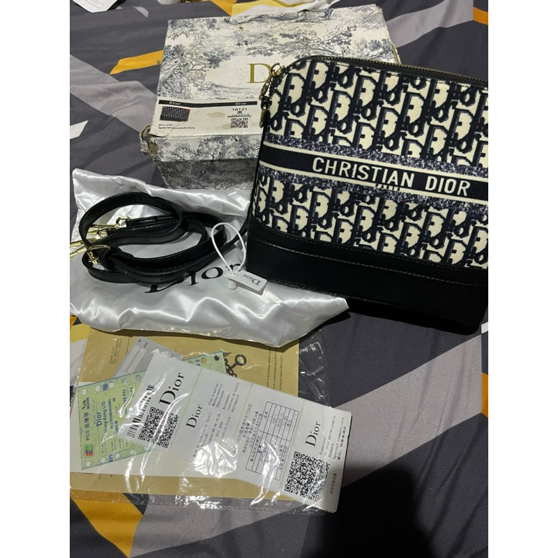 preloved-TasDior-Hitam