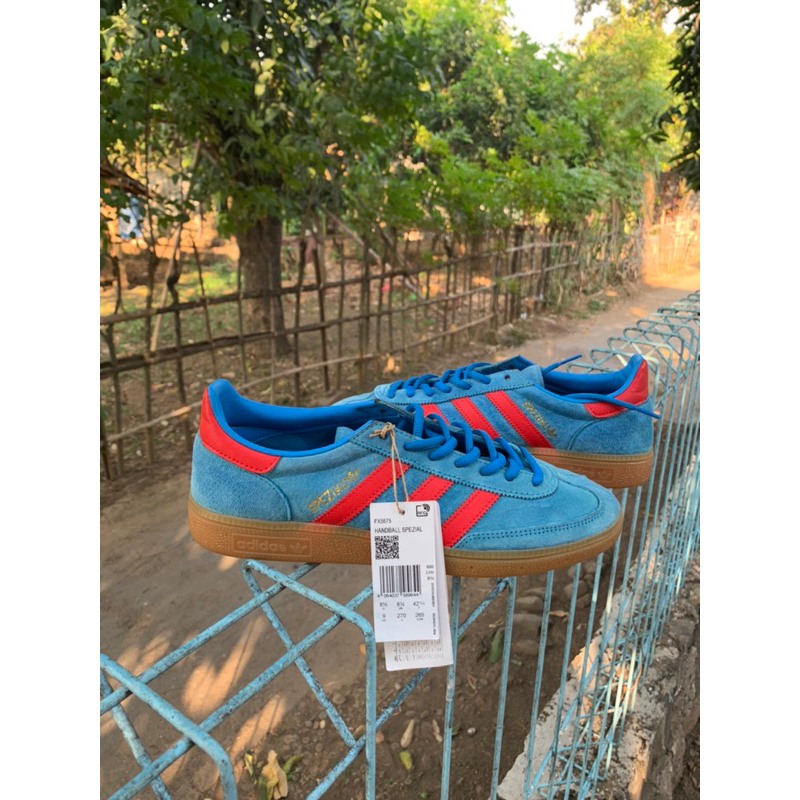 adidas 42 2/3