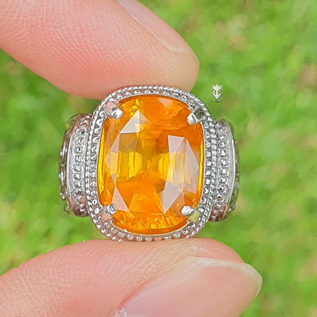Batu Permata Natural Orangy Yellow Sapphire SriLanka 10.51 Ct GRI Memo