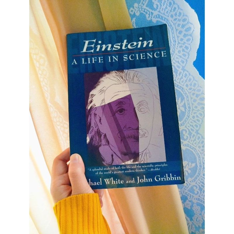 (Buku Biografi B. Inggris) Einstein A Life in Science | Valentino Rossi Menembus Batas Keunggulan (B