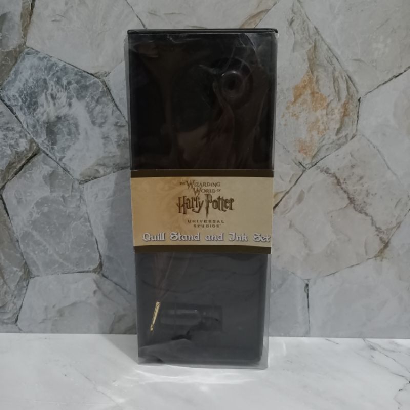 

The Wizarding World of Harry Potter Universal Studios Quill Standar and Ink Set Rare Exkolpri