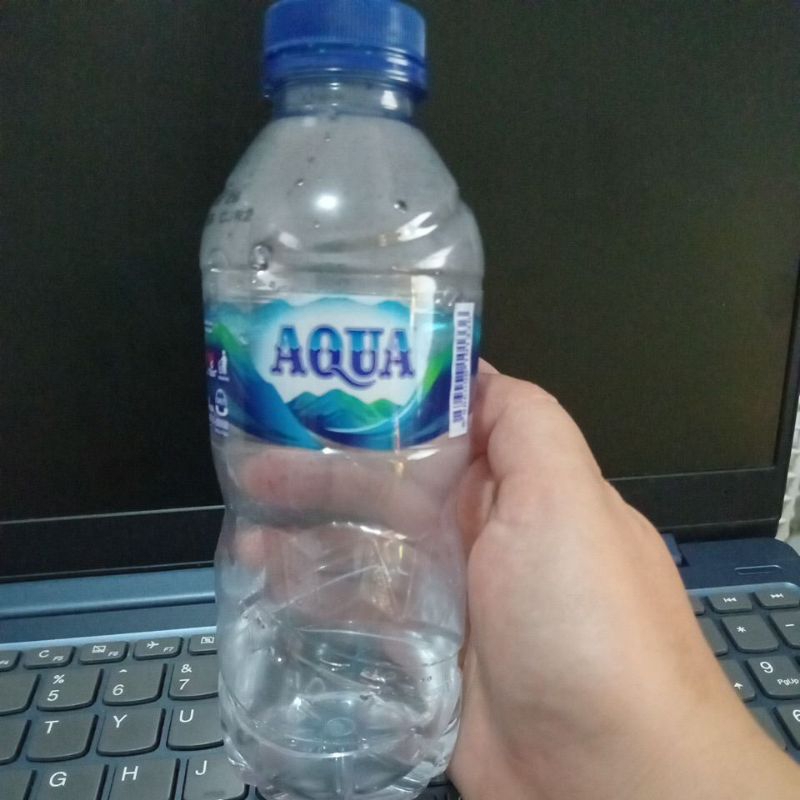 

Aqua botol 330ml