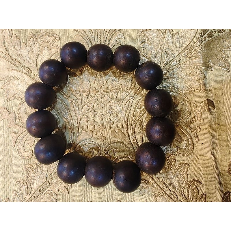 Gelang kayu gaharu dari papua