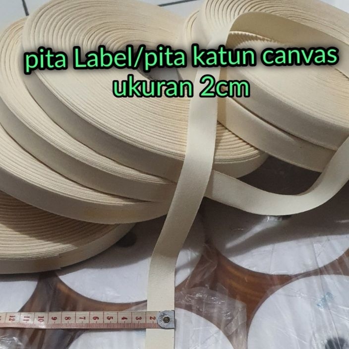 

BELI Pita labelpita canvas katun 2CM 12cm dijual per rol isi 1mtrBahan halus dan lembut