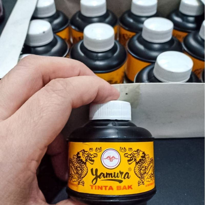 

Tinta Naga /Tinta Cina/Tinta Bak Yamura Besar Tinta Sipatan Black sipat 21 Ml