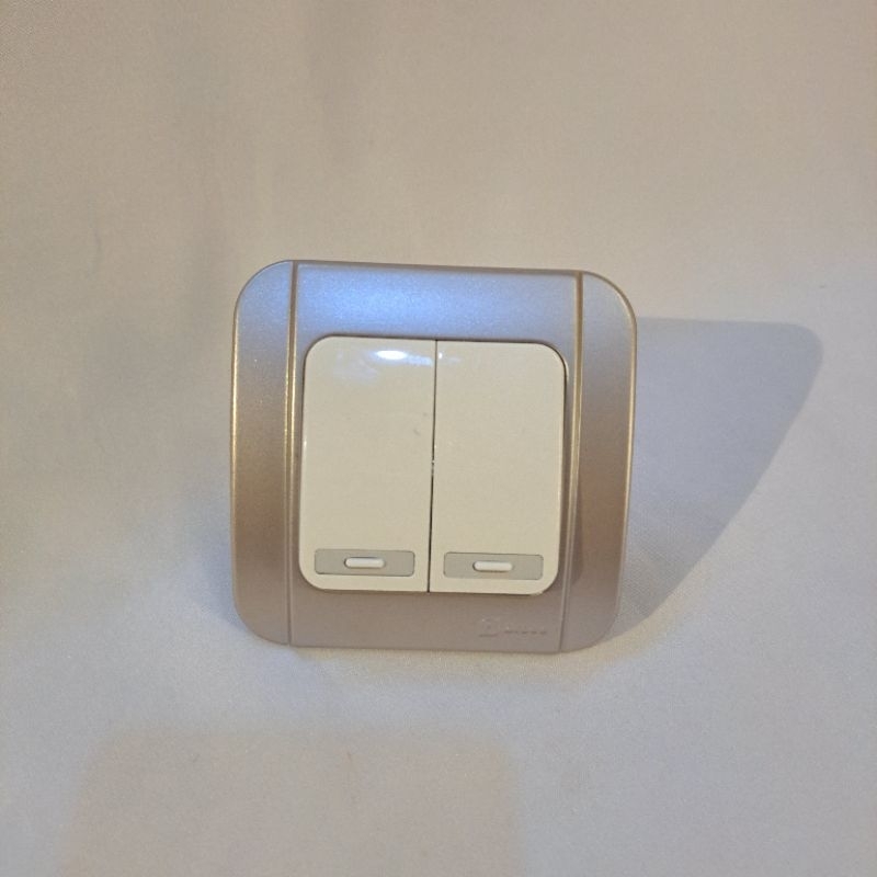 saklar seri broco / saklar lampu tertanam IB broco galeo Silver