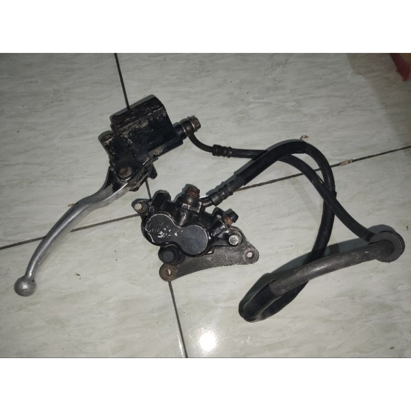 pengereman depan set master rem selang rem kepala babi kaliper ORI COPOTAN TIGER REVO