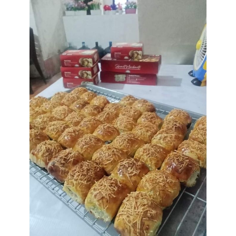 

bolen isi coklat,enak dan banyak varian nya