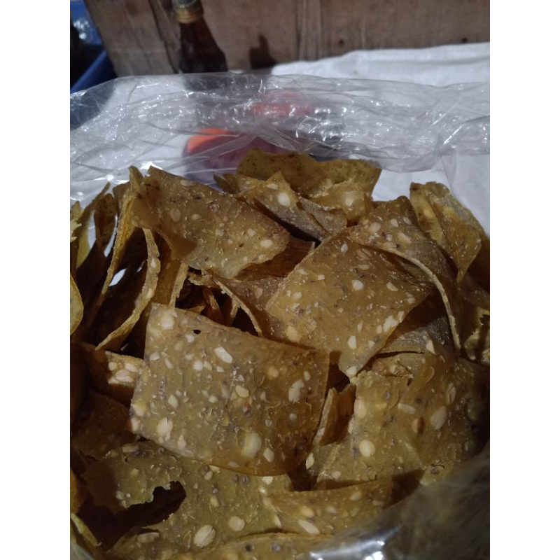 

kerupuk kedelai cap 64| kemasan 500 gram.