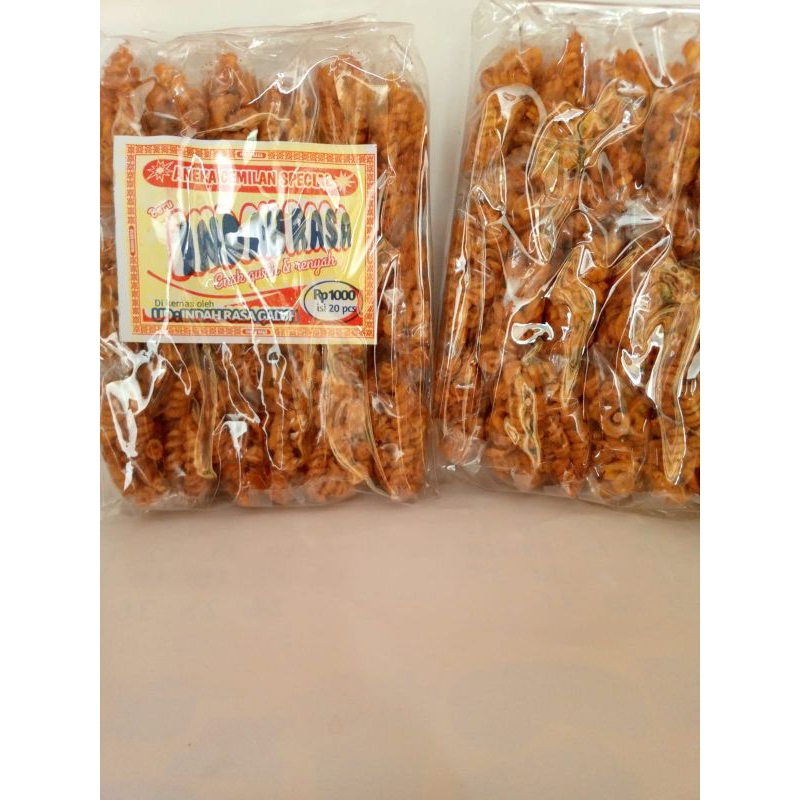 

Makroni Uril pedas gurih renyah (1 pack isi 20 pc) (360gr)