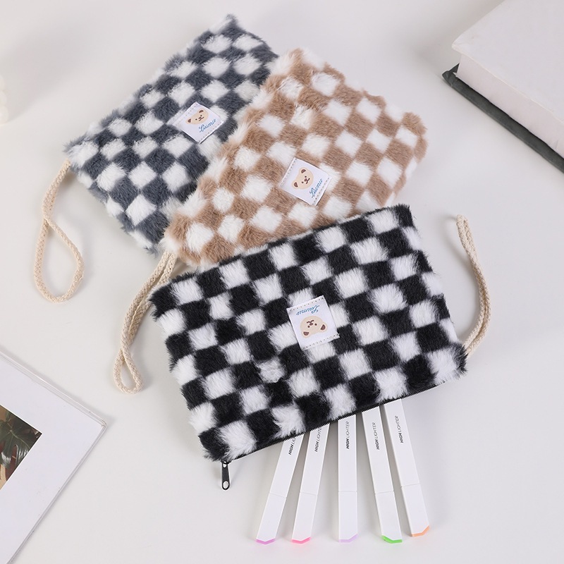 

Tempat Pensil/ Tas Kosmetik/ Tepak/ Pouch Bulu Lebar Korea Style