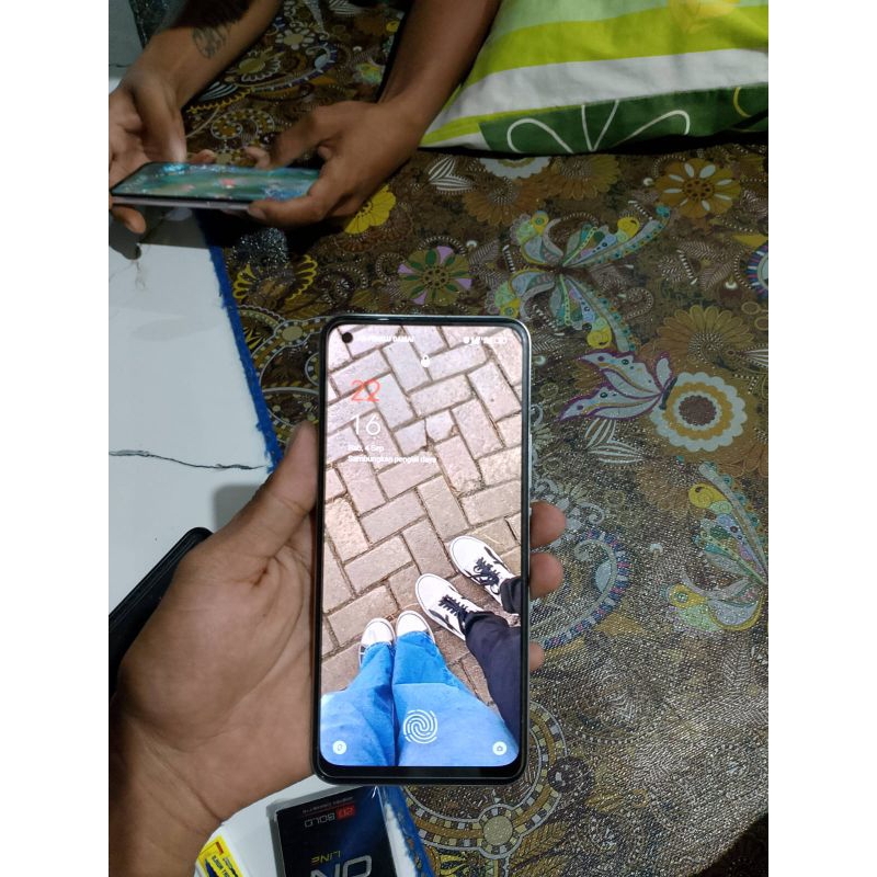 realmi 8 4g ram 8+5/128 minus pemakaian bazel kelengkapan hp masih orian kelengkapan hp ces