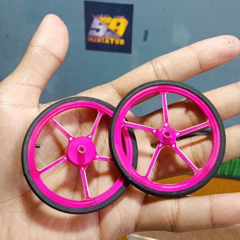 velg Enkei untuk miniatur motor