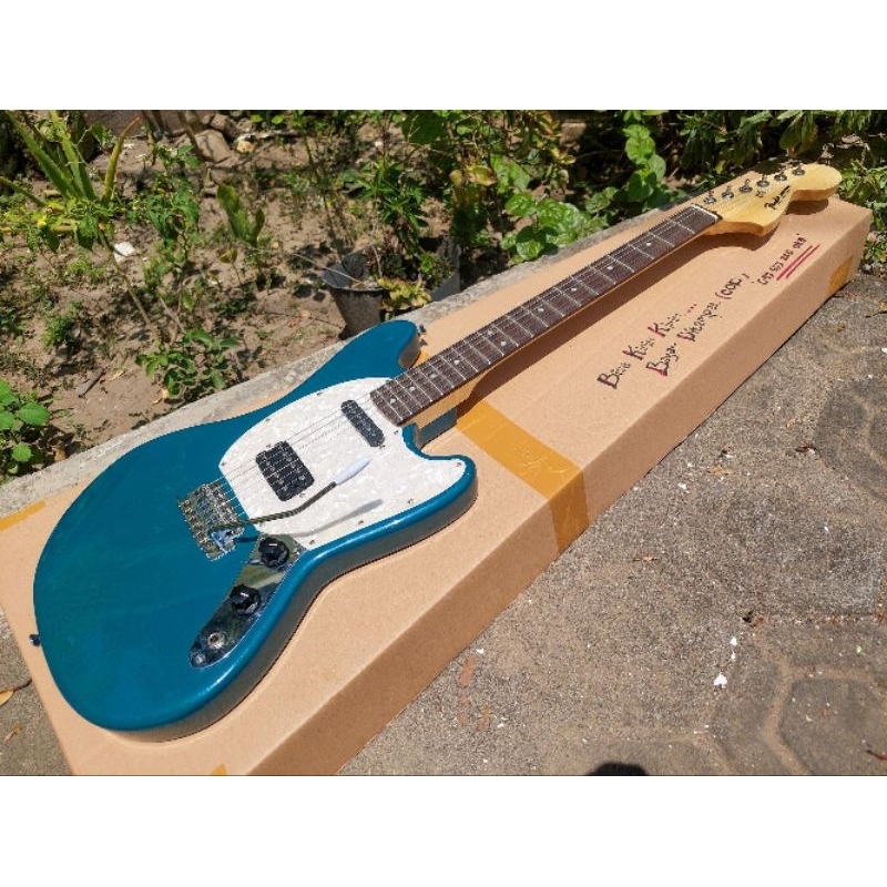 Gitar Elektrik Fender Mustang