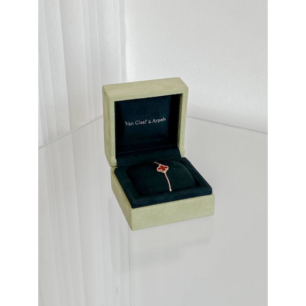 VCA Van Cle Arpe Sweet Alhambra Bracelet Carnelian Original