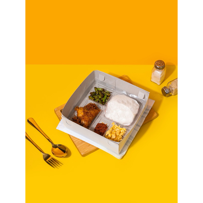 

Nasi Box Paket E (Nasi Ayam Serundeng)