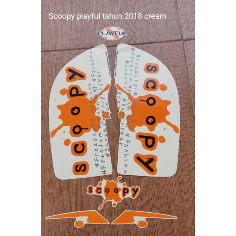 Sticker motor scoopy playfull tahun 2018 cream