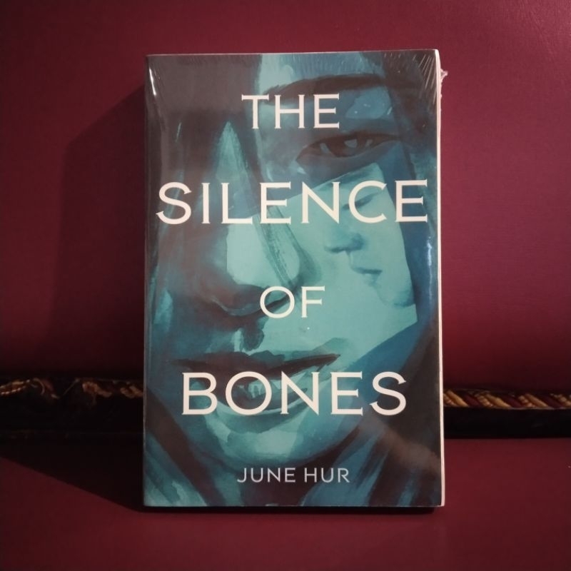 The Silence of Bones June Hur [PB US Original English New]