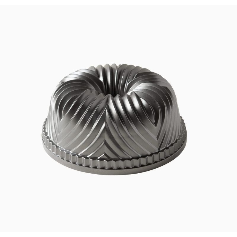 Nordic Ware Cast Aluminium Bavaria Bundt Pan, L Grey