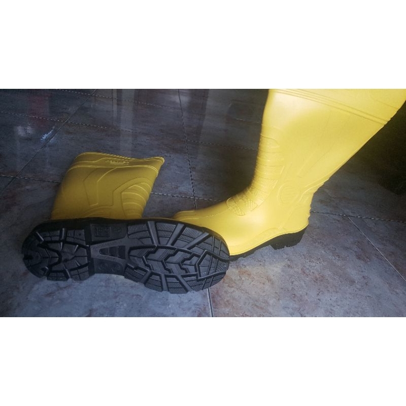 Sepatu karet boot safety
