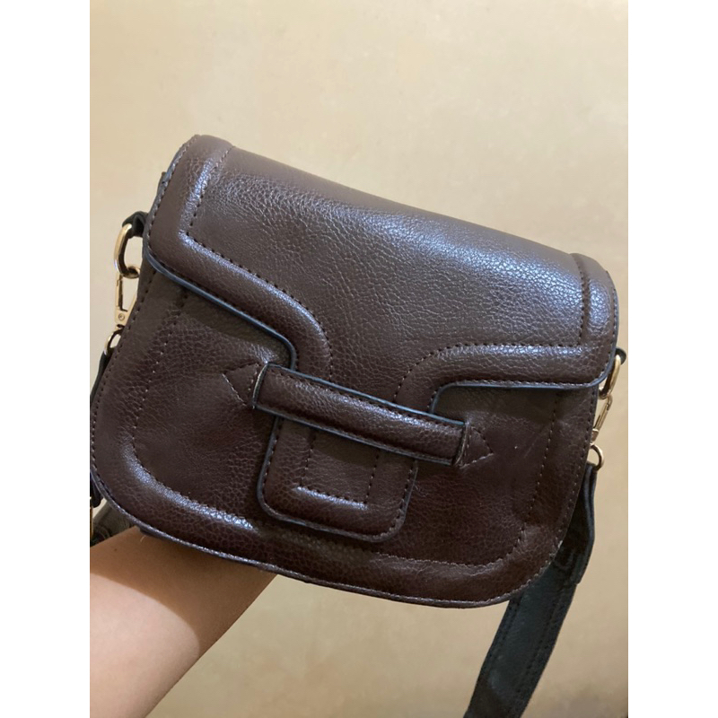 Tas Selempang Sling Bag Kulit EUN Preloved