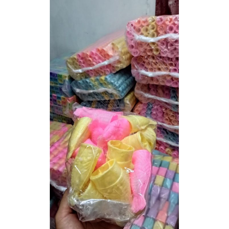 

cone ice cream karakter ikan isi 200pcs