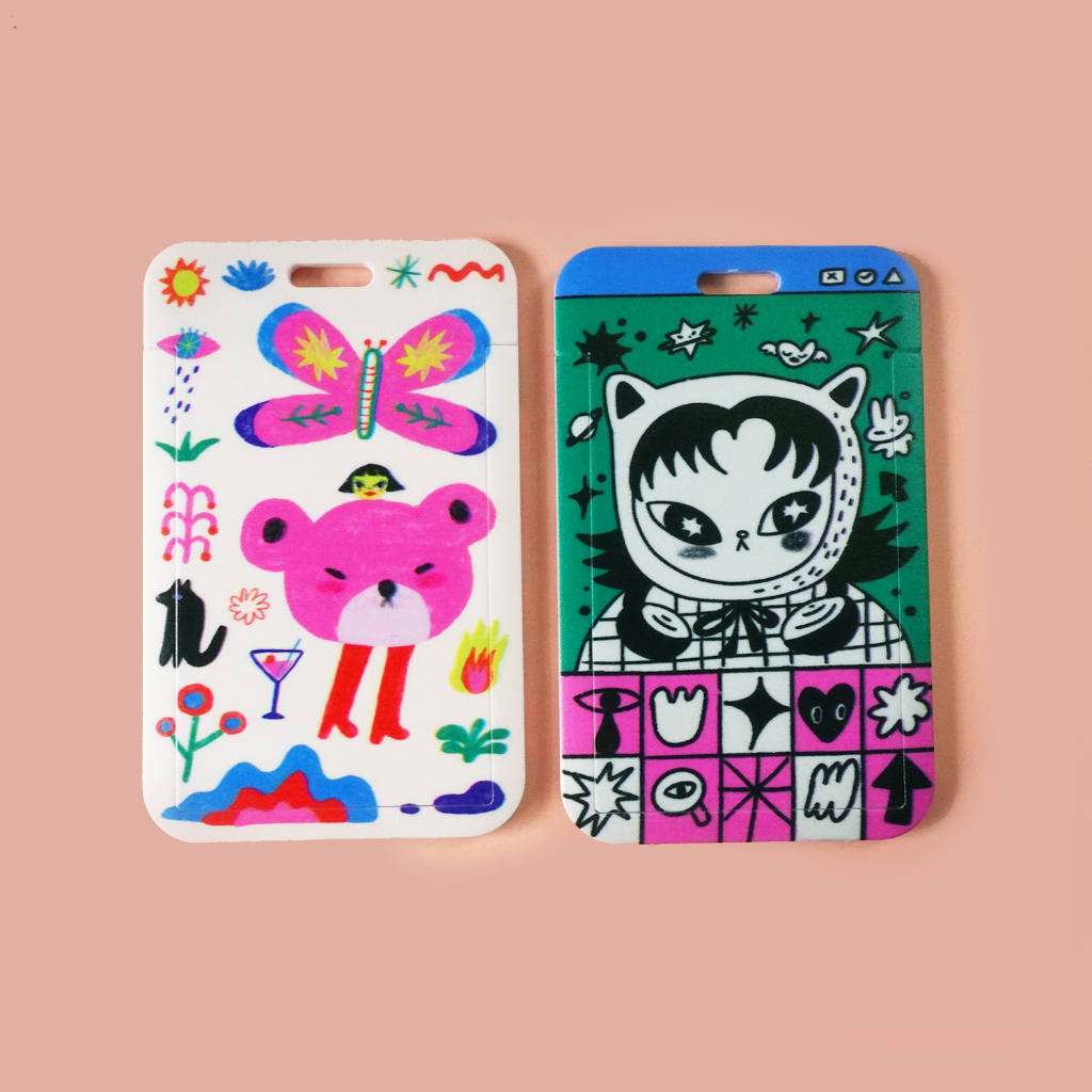 

Screen and Green Plastic Card Holder - Liunic on Things