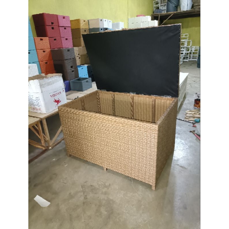 Sofa Peti Kayu Mahoni Rotan Sintetis Custom Ukuran