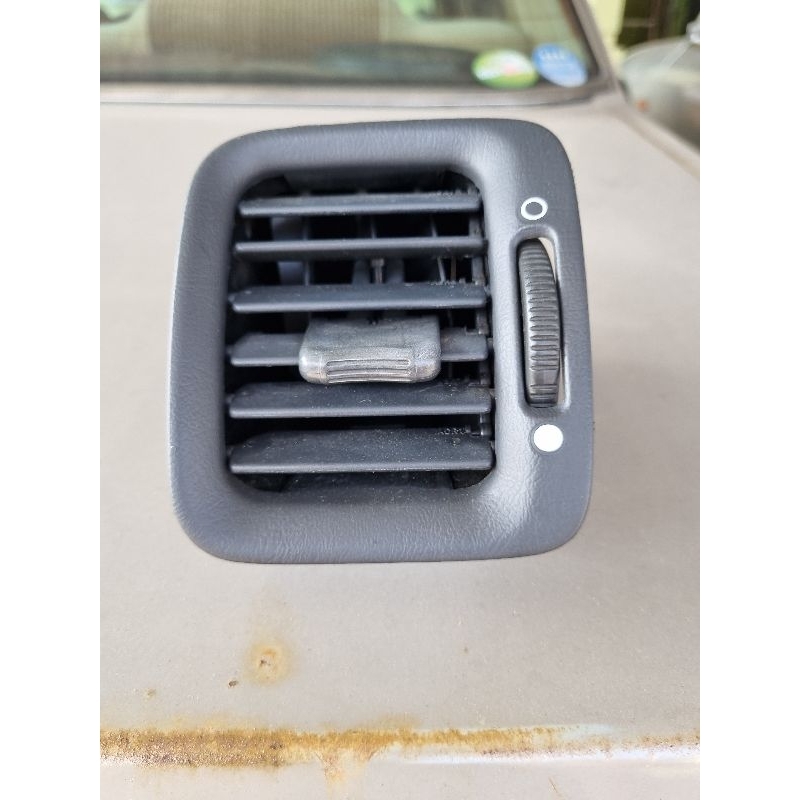 Kisi AC bagian kiri Honda Accord Cielo