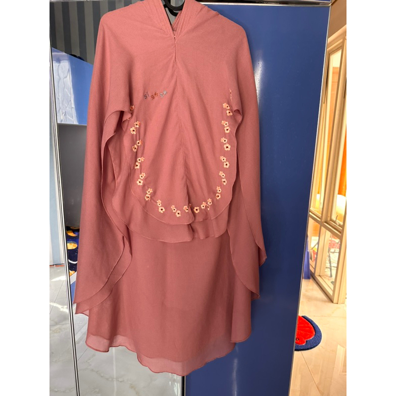Preloved Khimar Sisesa Dusty Pink Jarang Dipakai Katun Bordir