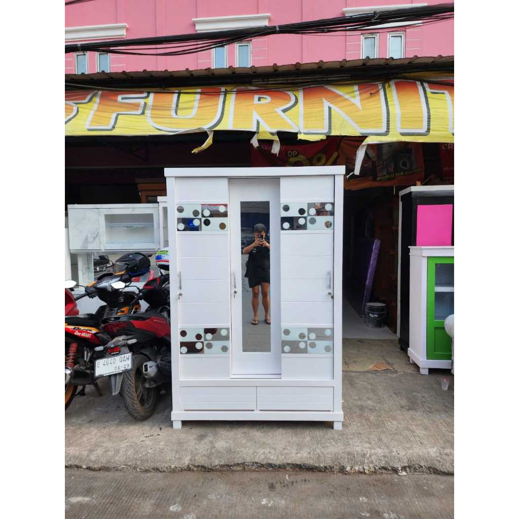 LEMARI 3 PINTU DOMINO/LEMARI PAKAIAN 3 PINTU/LEMARI SLEDING 3 PINTU/LEMARI 3 PINTU MINIMALIS
