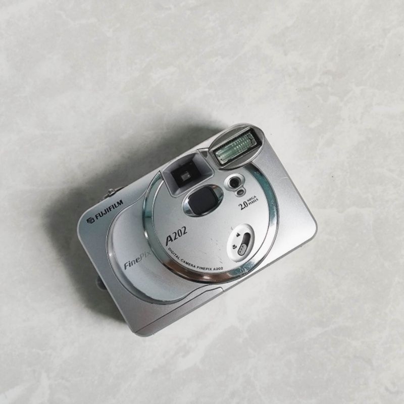 Digicam Fujifilm FinePix A202 2mp low resolution