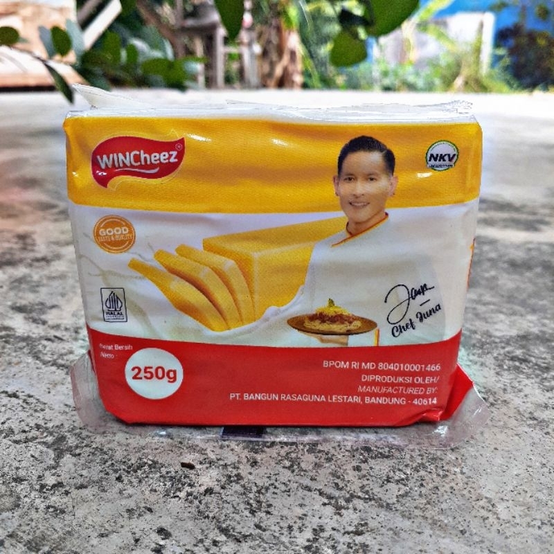

WINCHEEZ KEJU CHEDDAR OLAHAN 250 GRAM